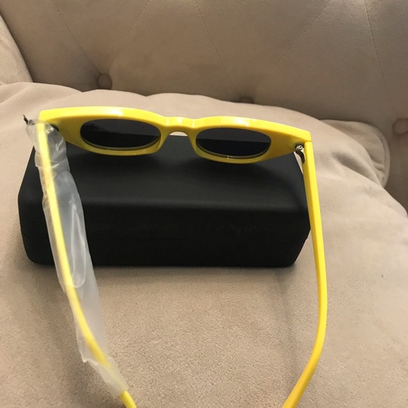 Le Specs sunglasses - Picture 3 of 5